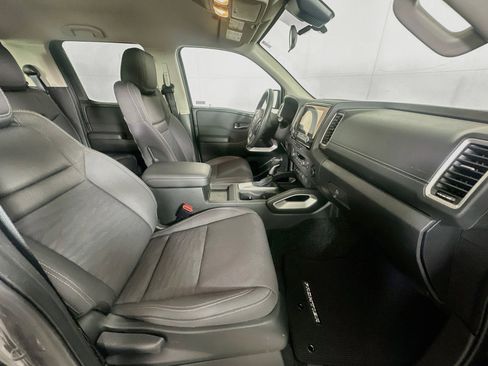 Used 2024 Nissan Frontier SV w/ SV Convenience Package RWD image 28