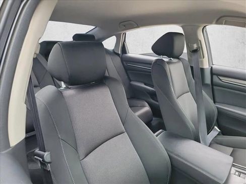 Used 2020 Honda Accord Hybrid image 15