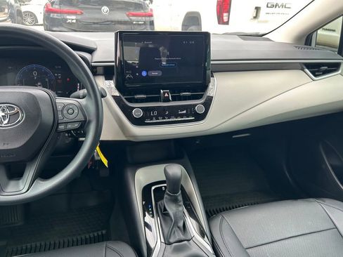 Used 2026 Toyota Corolla LE FWD image 17