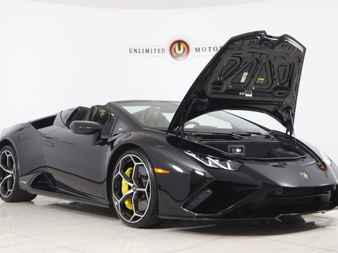 Used 2023 Lamborghini Huracan EVO image 30