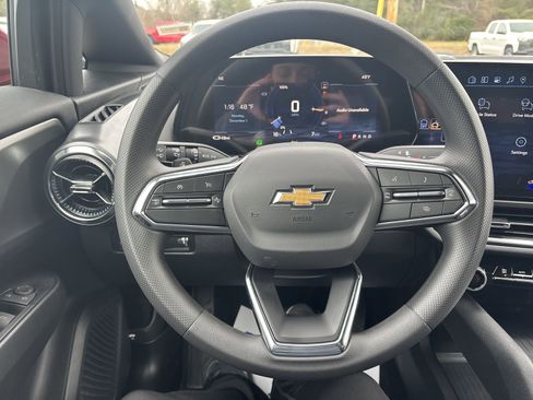 New 2026 Chevrolet Equinox EV LT image 17