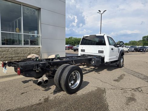 Used 2017 Ford F550 2WD Regular Cab Super Duty w/ XLT Value Package image 17