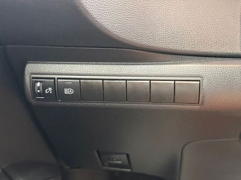 Certified 2025 Toyota Corolla LE FWD image 28