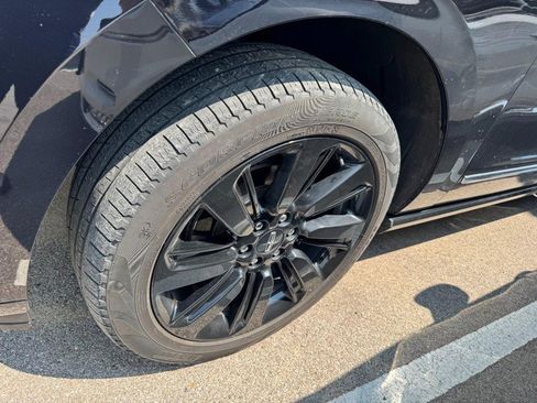 Used 2023 Lincoln Navigator L Reserve AWD/4WD image 4
