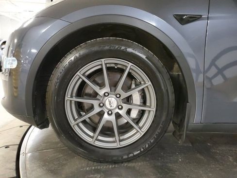 Used 2020 Tesla Model Y Long Range image 30