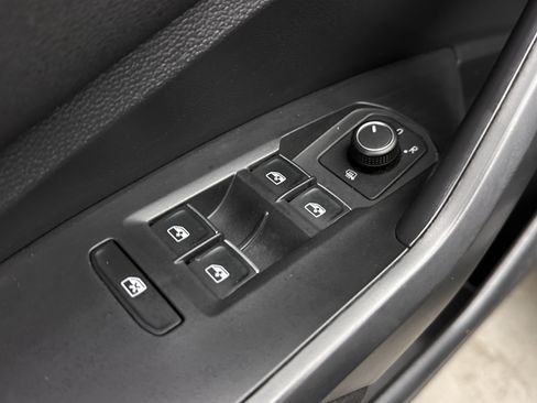 Used 2021 Volkswagen Jetta R-Line image 11