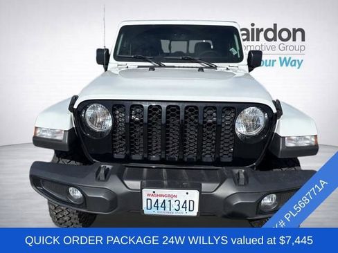 Used 2023 Jeep Gladiator Sport AWD/4WD image 2