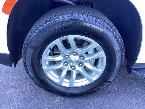 Used 2023 Chevrolet Suburban LS image 24