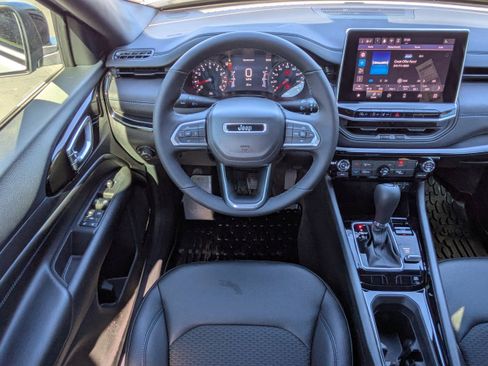 New 2026 Jeep Compass Latitude image 17