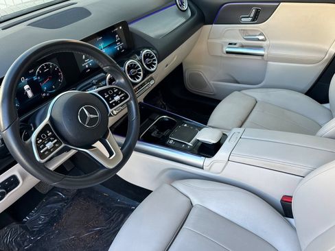 Used 2022 Mercedes-Benz GLA 250 w/ Premium Package Lite image 11