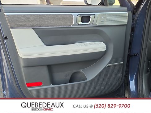Used 2025 Hyundai Santa Fe Limited FWD image 9