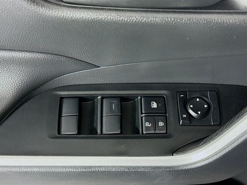 Used 2024 Toyota RAV4 LE FWD image 23