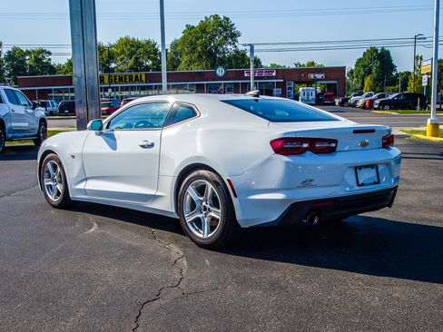 Used 2023 Chevrolet Camaro LT RWD image 5