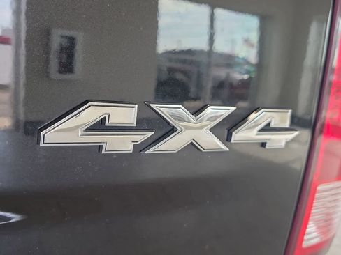 Used 2019 RAM 1500 Classic SLT AWD/4WD image 11
