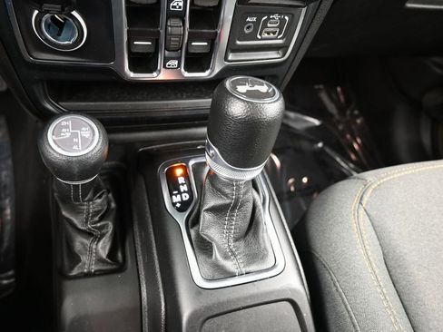 Used 2024 Jeep Wrangler Unlimited Sahara image 25