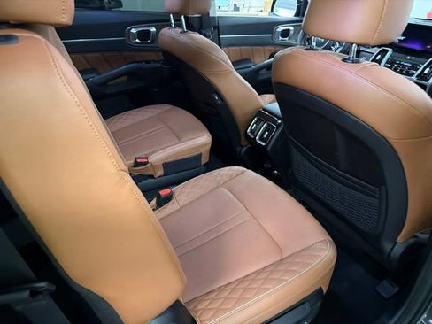 Used 2022 Kia Sorento SX Prestige w/ Rust Color Package AWD/4WD image 12