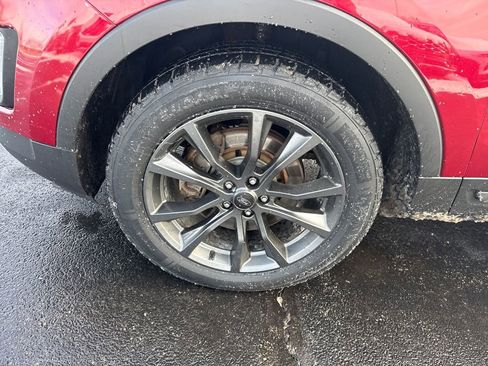 Used 2017 Ford Explorer XLT w/ XLT Technology Feature Bundle image 23