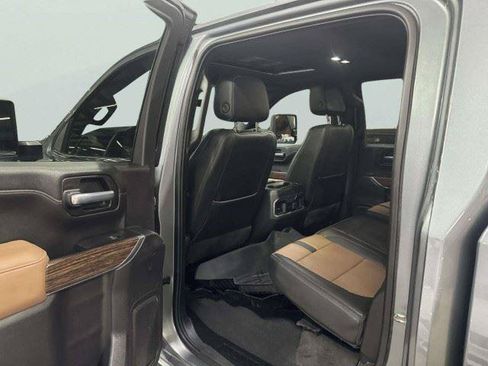 Used 2021 Chevrolet Silverado 1500 High Country w/ Technology Package AWD/4WD image 30