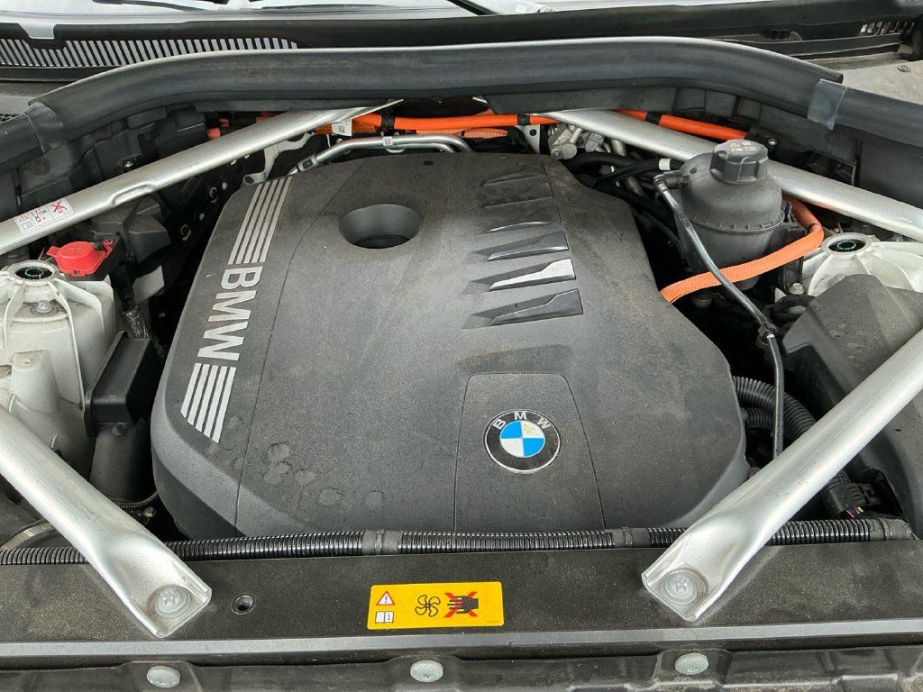 Used 2025 BMW X5 xDrive50e AWD/4WD image 9