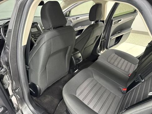 Used 2020 Ford Fusion SE FWD image 24