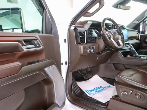 Used 2024 GMC Sierra 2500 Denali w/ Denali Reserve Package image 3