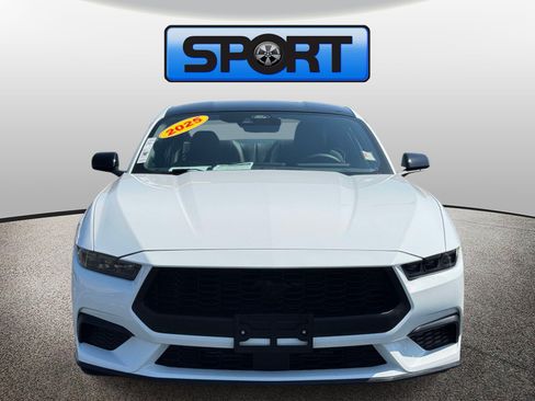 Used 2025 Ford Mustang Coupe RWD image 28