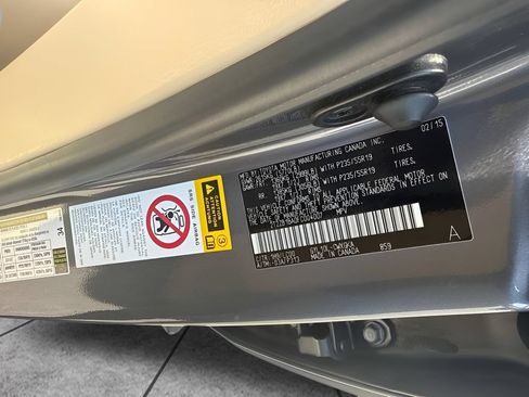 Used 2015 Lexus RX 450h FWD image 22