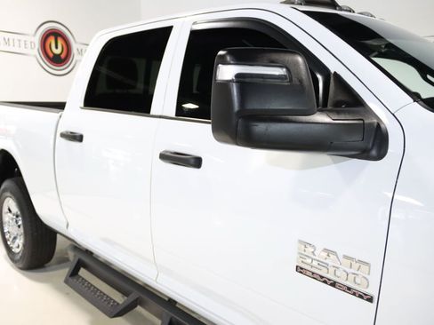 Used 2024 RAM 2500 Tradesman w/ Chrome Appearance Group AWD/4WD image 10