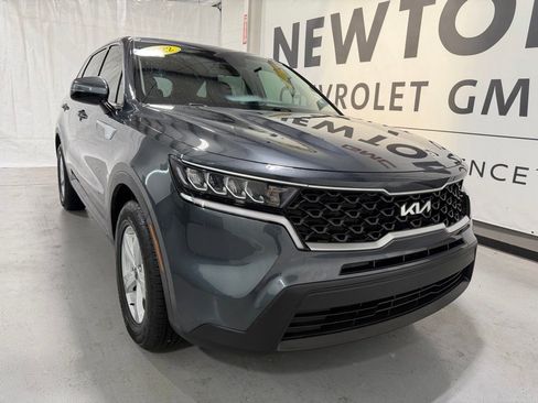 Used 2022 Kia Sorento LX FWD image 38