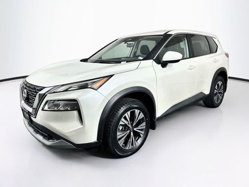Used 2023 Nissan Rogue SV FWD image 3
