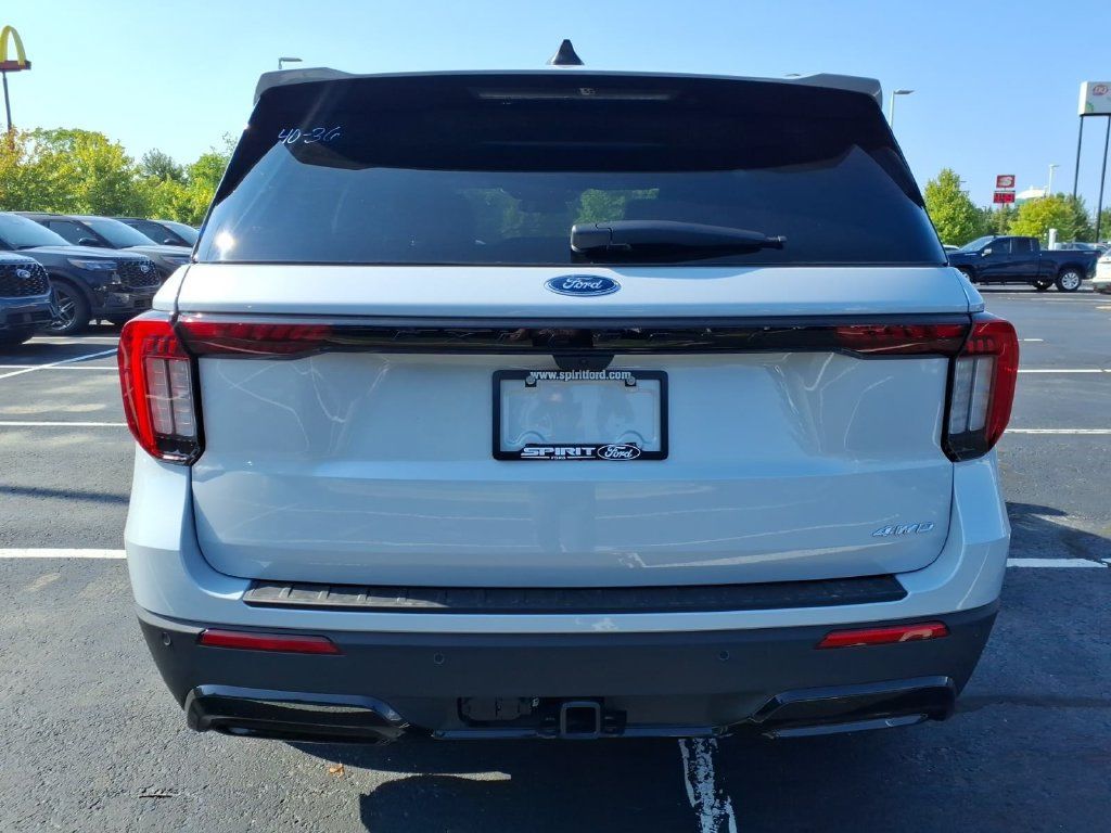 Used 2026 Ford Explorer ST-Line AWD/4WD image 5
