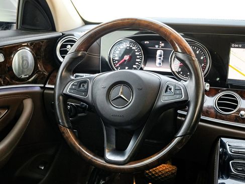 Used 2017 Mercedes-Benz E 300 image 15
