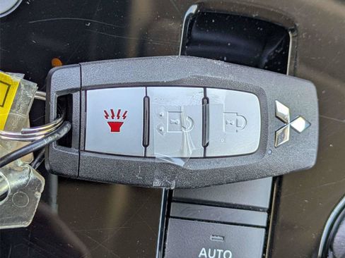 Used 2025 Mitsubishi Outlander ES AWD/4WD image 31