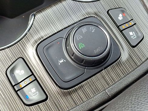 Certified 2023 GMC Acadia SLT w/ Preferred Package image 36