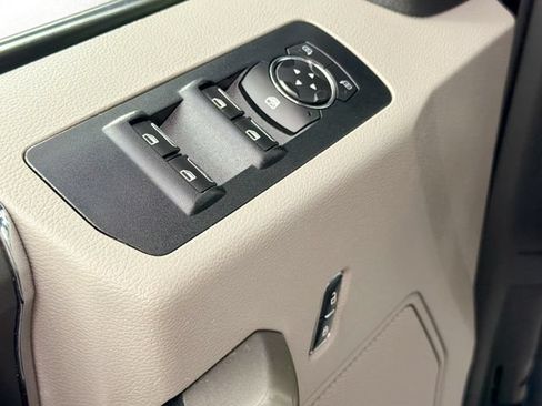 Used 2017 Ford F150 XLT w/ Equipment Group 302A Luxury AWD/4WD image 18