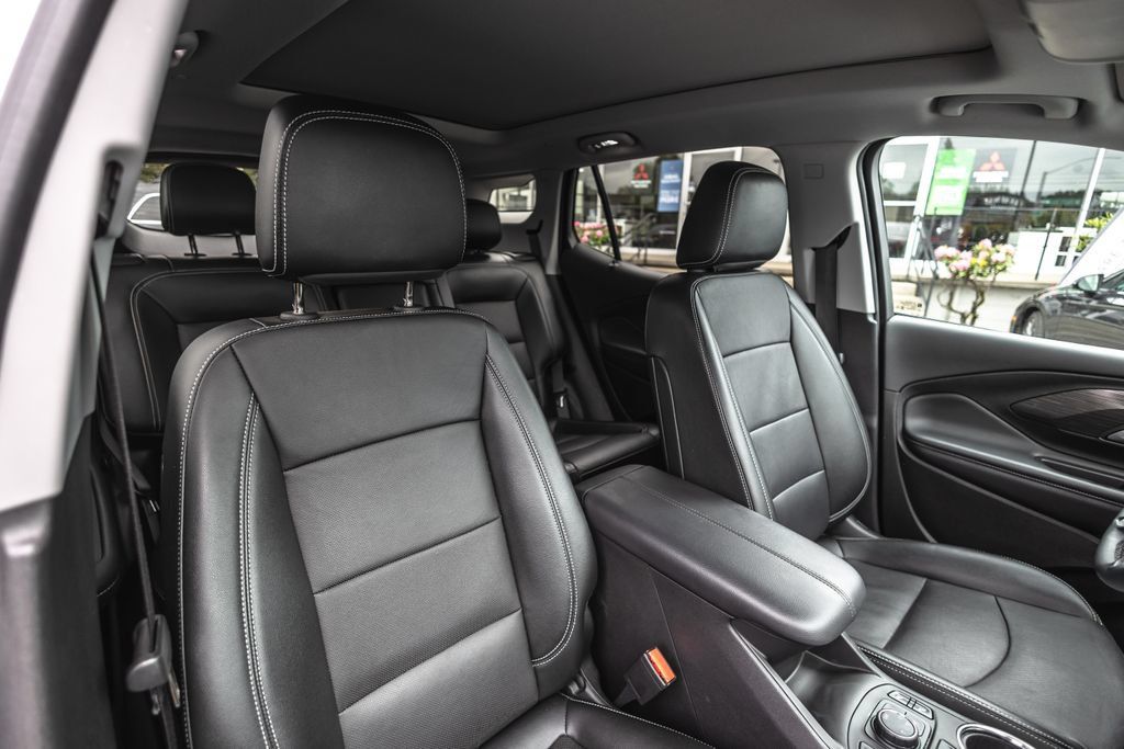 Used 2024 GMC Terrain SLT w/ Tech Package AWD/4WD image 30