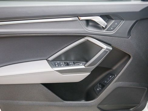 Certified 2025 Audi Q3 2.0T Premium w/ Convenience Package AWD/4WD image 24