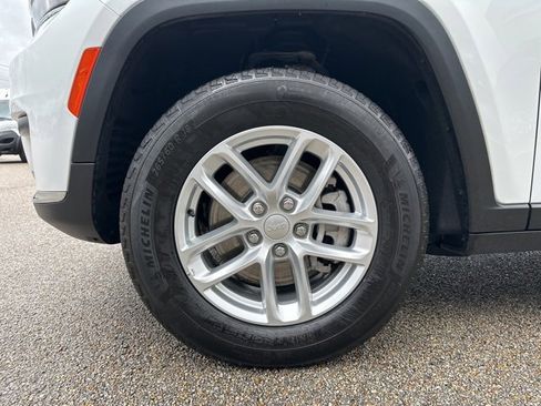 Certified 2024 Jeep Grand Cherokee L Laredo image 53