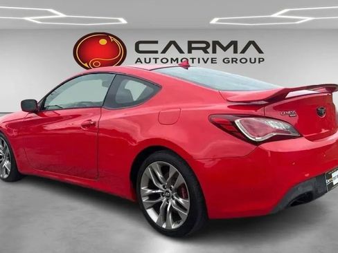 Used 2014 Hyundai Genesis 3.8 RWD image 3