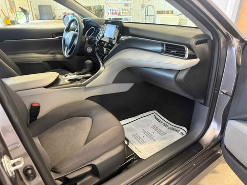 Used 2024 Toyota Camry LE AWD/4WD image 27
