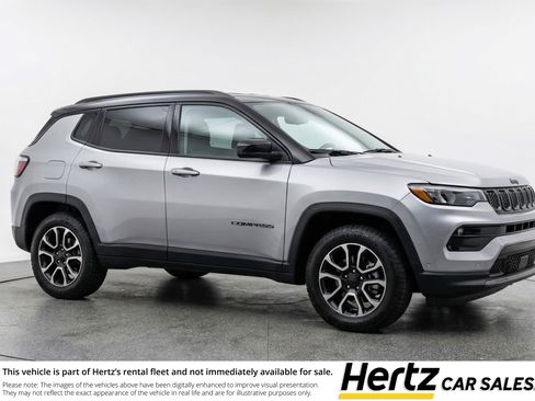 Used 2025 Jeep Compass Trailhawk AWD/4WD image 1