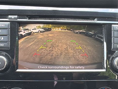 Used 2019 Nissan Rogue Sport S image 17