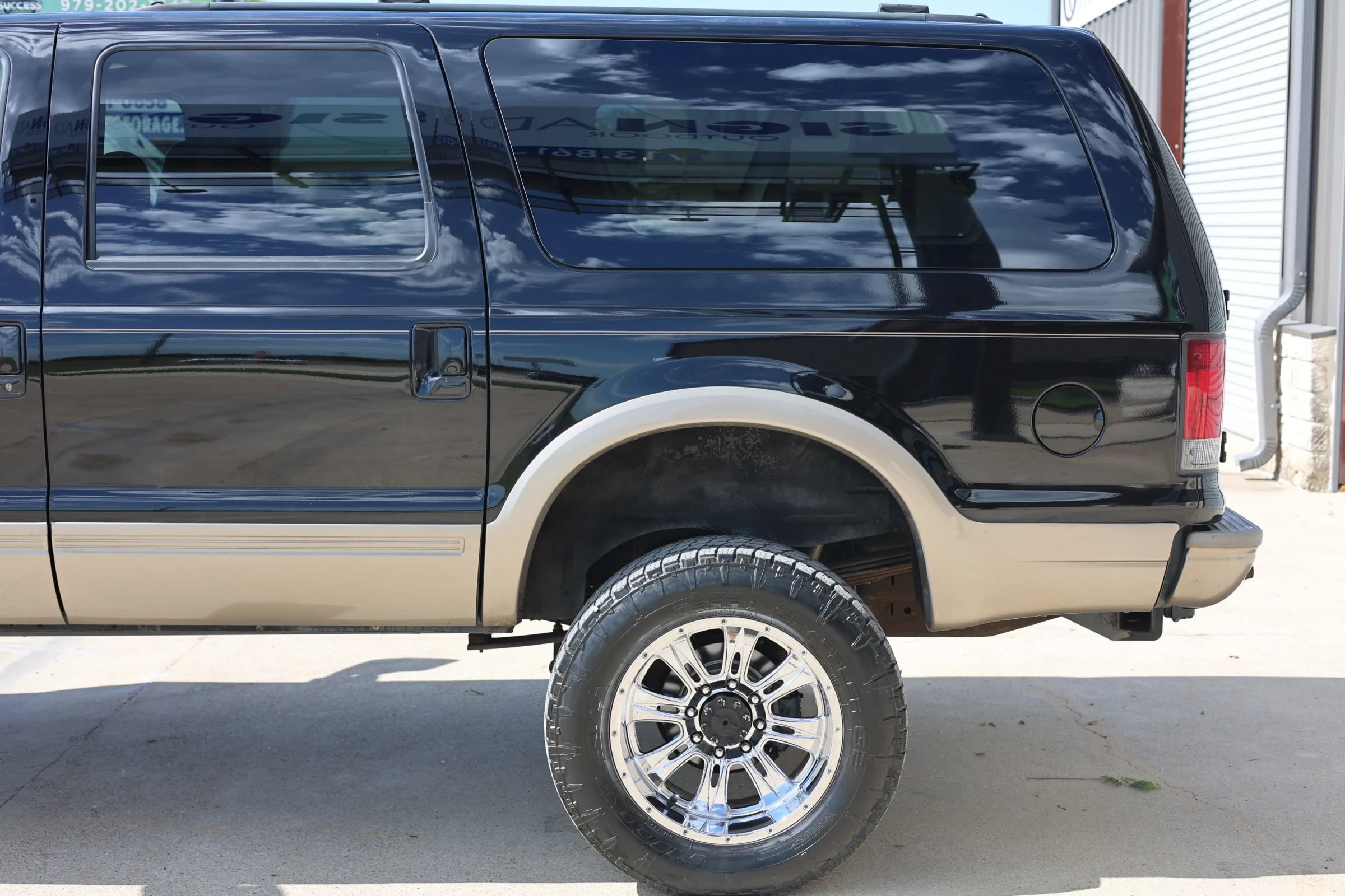 Used 2005 Ford Excursion Eddie Bauer AWD/4WD image 14