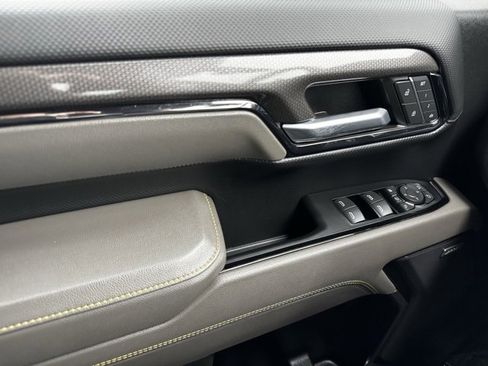 Used 2024 Chevrolet Silverado 2500 ZR2 w/ Technology Package image 33