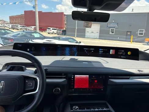 Used 2025 Lincoln Navigator L Reserve AWD/4WD image 18