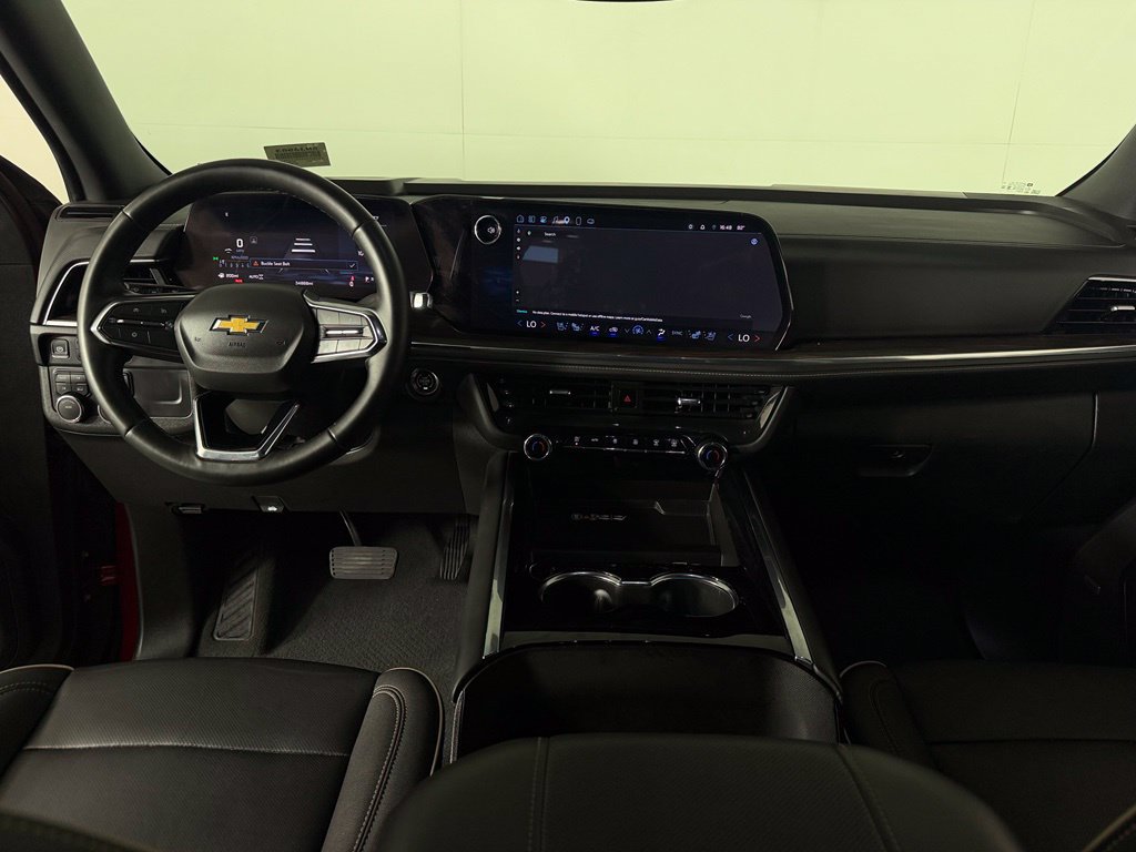 Used 2025 Chevrolet Suburban Premier AWD/4WD image 14