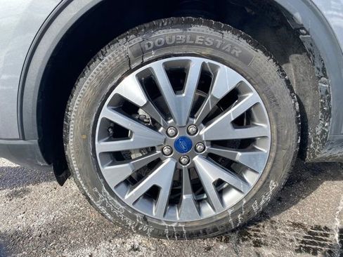 Used 2022 Ford Escape Titanium image 22