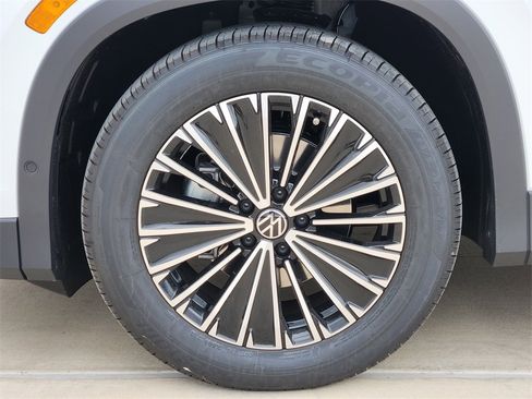 New 2026 Volkswagen Tiguan S image 8