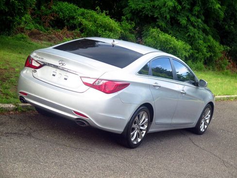 Used 2011 Hyundai Sonata SE FWD image 14