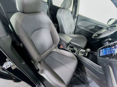 Used 2025 Subaru Forester Premium w/ Convenience Package #2 image 27